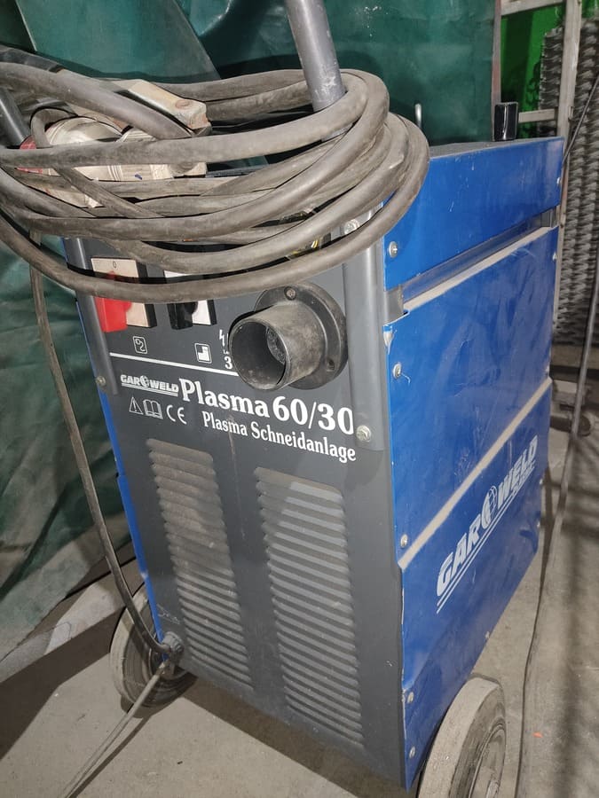 Máquina de corte por plasma GARCWELD Plasma 60/30 en taller Kronos SL
